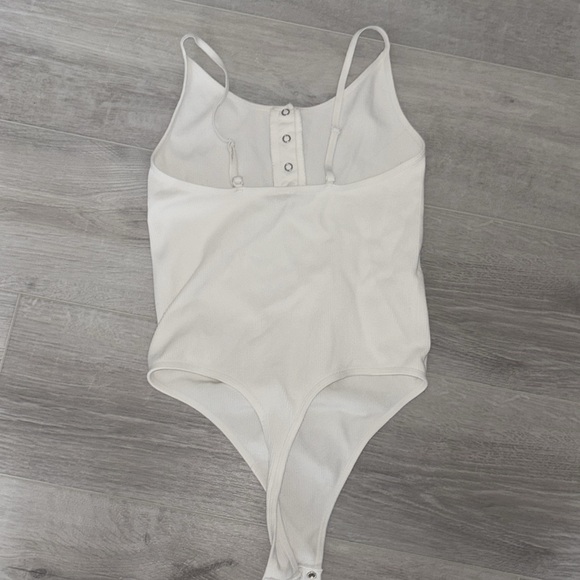 White Ribbed Bodysuit - Picture 4 of 4